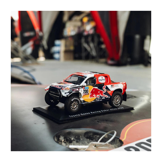 Toyota Gazoo Racing 1:24 Model Car Dakar Winner HILUX T1+